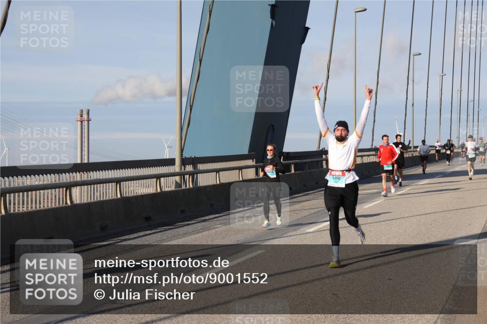 03.10.2025 - Köhlbrandbrückenlauf Julia Fischer http://msf.ph/oto/9001552 03.10.2025 09:39:14 Position 2 3340 meine-sportfotos.de