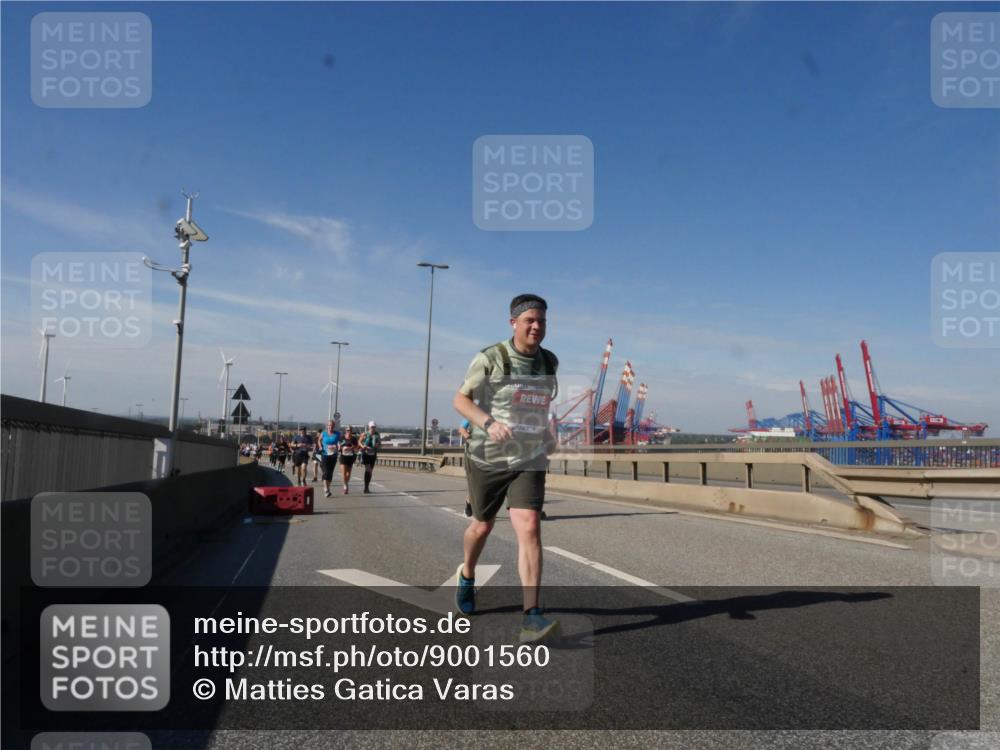 03.10.2025 - Köhlbrandbrückenlauf Matties Gatica Varas http://msf.ph/oto/9001560 03.10.2025 12:54:50 Position 2  meine-sportfotos.de