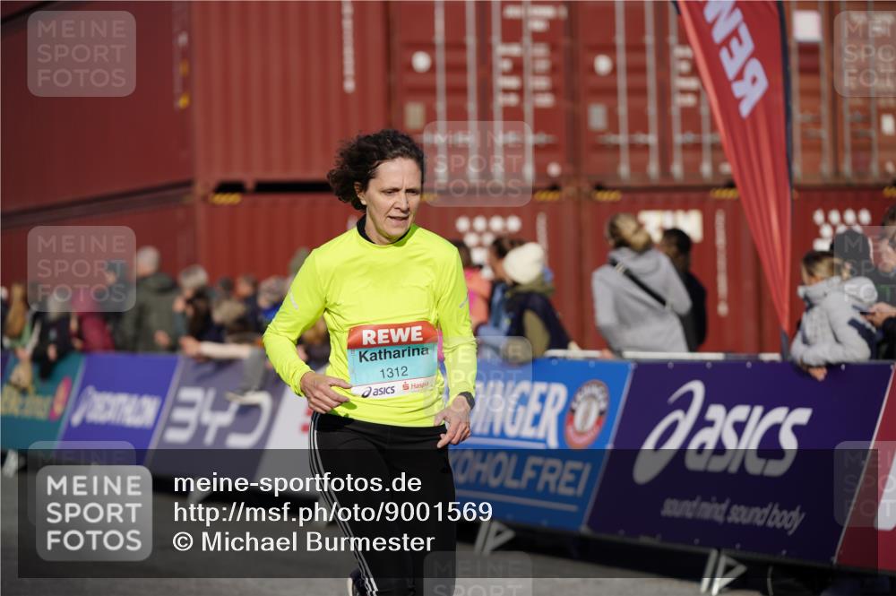03.10.2025 - Köhlbrandbrückenlauf Michael Burmester http://msf.ph/oto/9001569 03.10.2025 10:05:31 Ziel 1119, 1312, 1340, 1385, 1415, 2698 meine-sportfotos.de