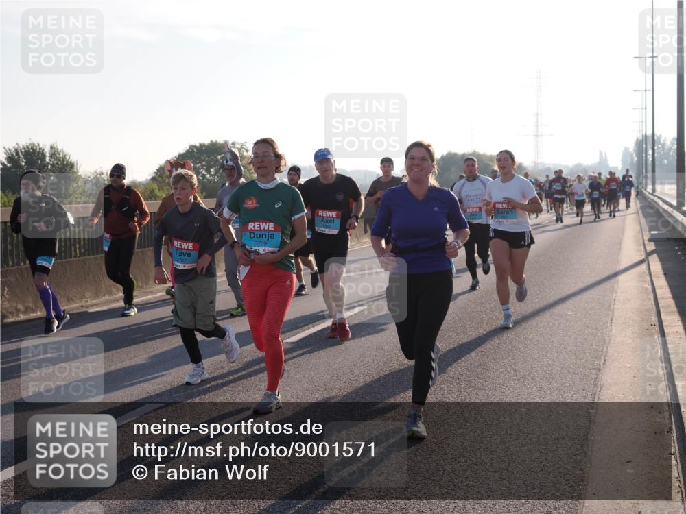03.10.2025 - Köhlbrandbrückenlauf Fabian Wolf http://msf.ph/oto/9001571 03.10.2025 09:17:38 Position 3 1401, 3707, 3709 meine-sportfotos.de