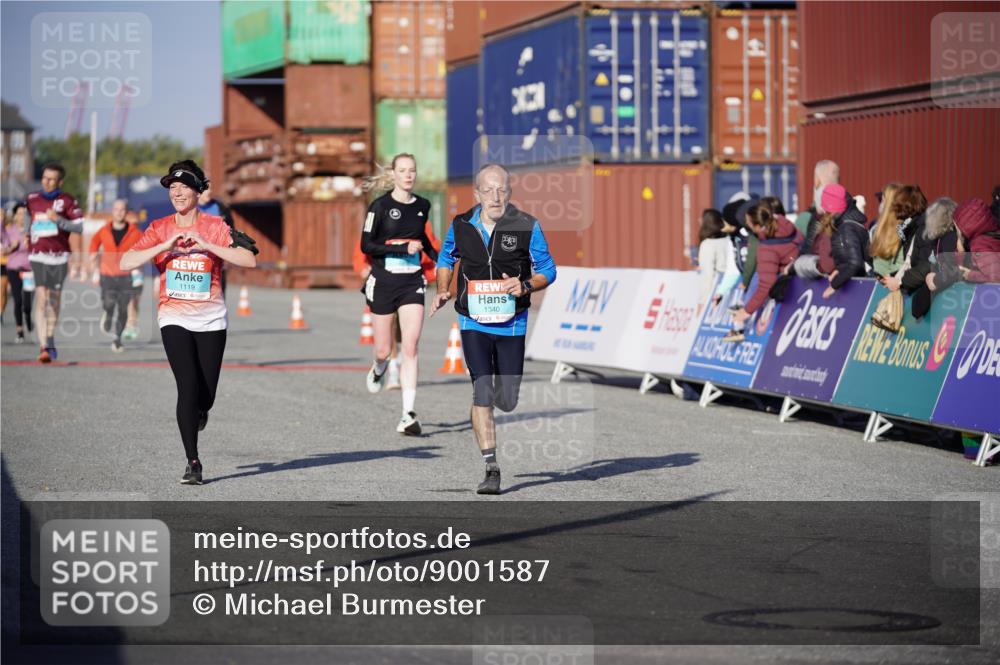 03.10.2025 - Köhlbrandbrückenlauf Michael Burmester http://msf.ph/oto/9001587 03.10.2025 10:05:34 Ziel 1119, 1312, 1340, 1415, 2698, 3484 meine-sportfotos.de