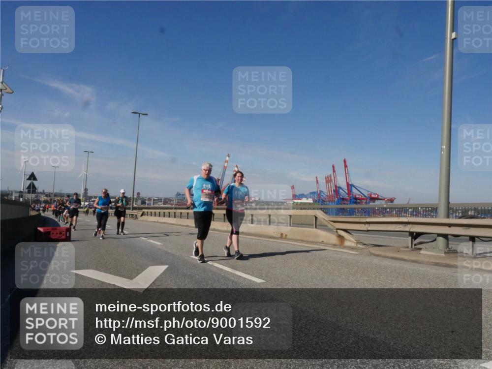 03.10.2025 - Köhlbrandbrückenlauf Matties Gatica Varas http://msf.ph/oto/9001592 03.10.2025 12:54:52 Position 2  meine-sportfotos.de