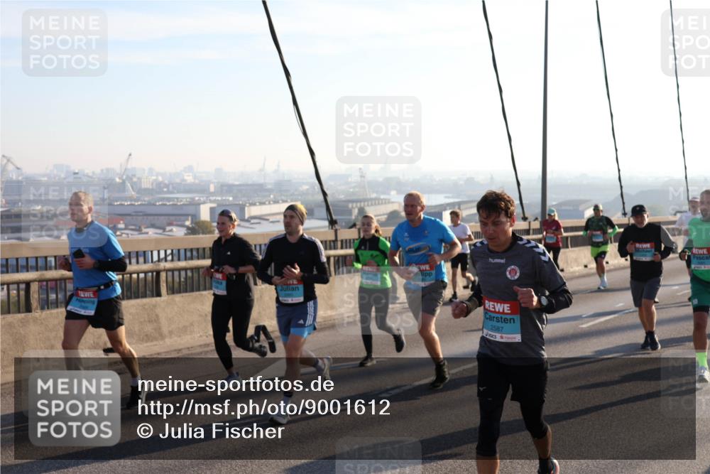 03.10.2025 - Köhlbrandbrückenlauf Julia Fischer http://msf.ph/oto/9001612 03.10.2025 09:24:37 Position 1 2587 meine-sportfotos.de