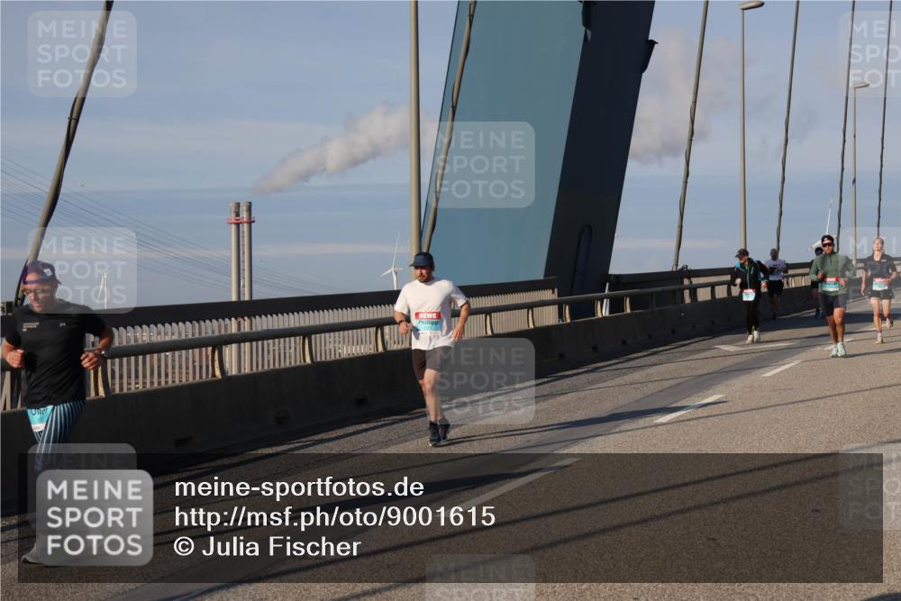 03.10.2025 - Köhlbrandbrückenlauf Julia Fischer http://msf.ph/oto/9001615 03.10.2025 09:39:23 Position 2  meine-sportfotos.de