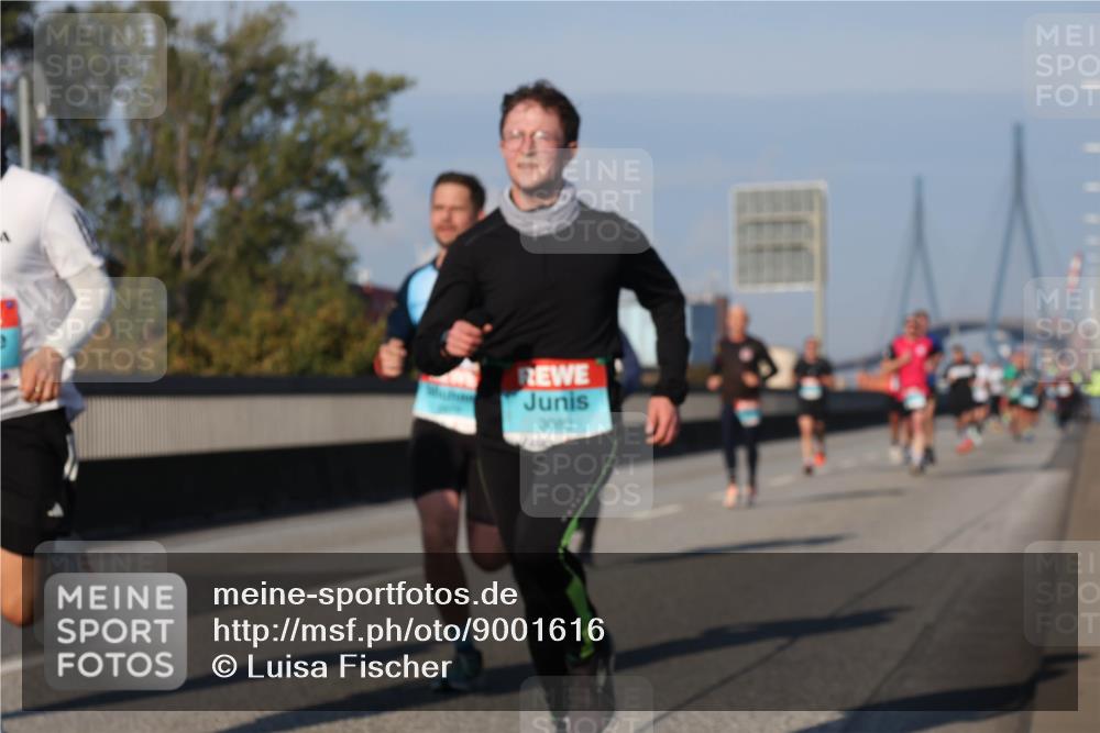 03.10.2025 - Köhlbrandbrückenlauf Luisa Fischer http://msf.ph/oto/9001616 03.10.2025 10:43:34 Position 3  meine-sportfotos.de