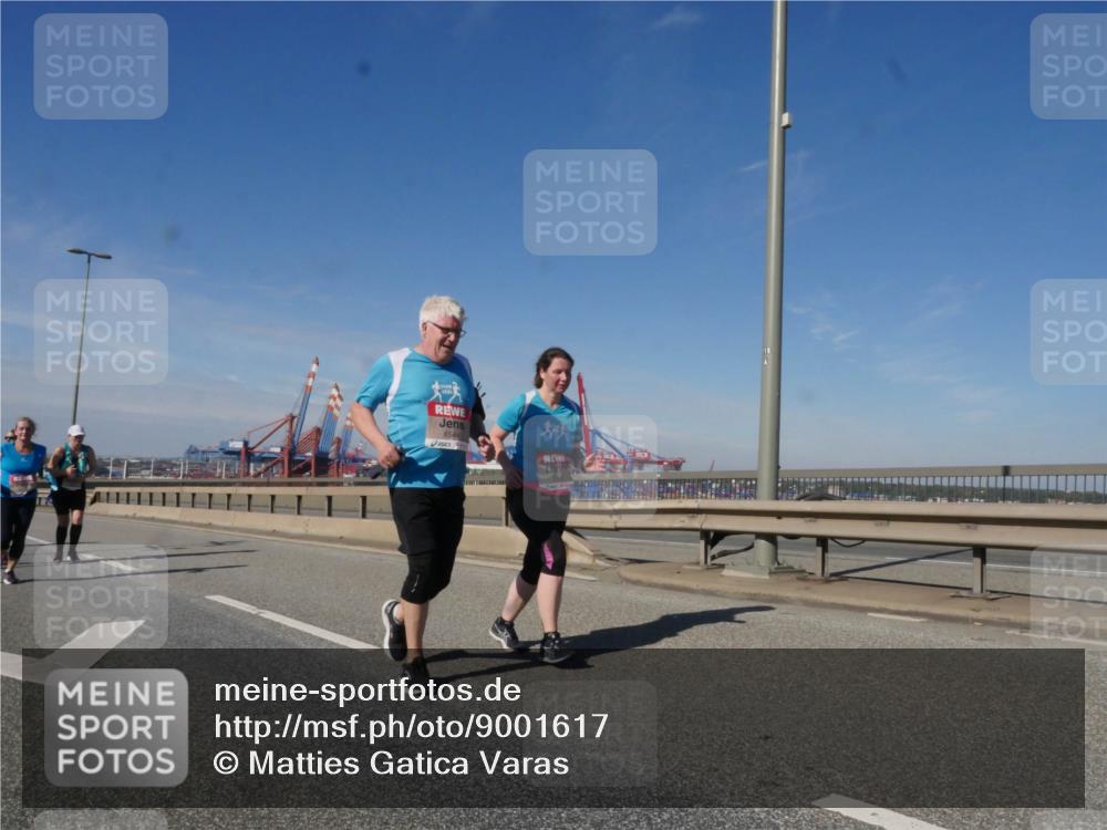 03.10.2025 - Köhlbrandbrückenlauf Matties Gatica Varas http://msf.ph/oto/9001617 03.10.2025 12:54:53 Position 2 18 meine-sportfotos.de
