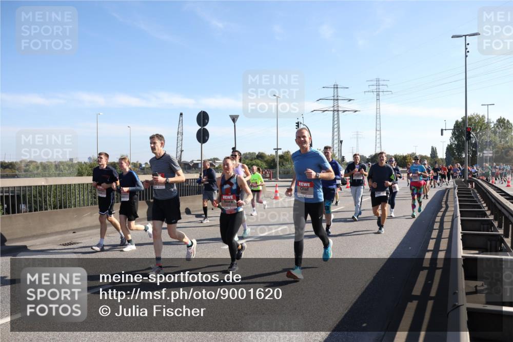 03.10.2025 - Köhlbrandbrückenlauf Julia Fischer http://msf.ph/oto/9001620 03.10.2025 12:17:56 Position 3  meine-sportfotos.de