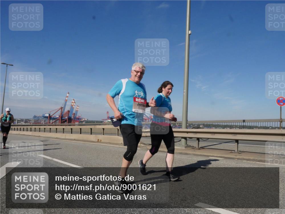 03.10.2025 - Köhlbrandbrückenlauf Matties Gatica Varas http://msf.ph/oto/9001621 03.10.2025 12:54:54 Position 2 6544 meine-sportfotos.de