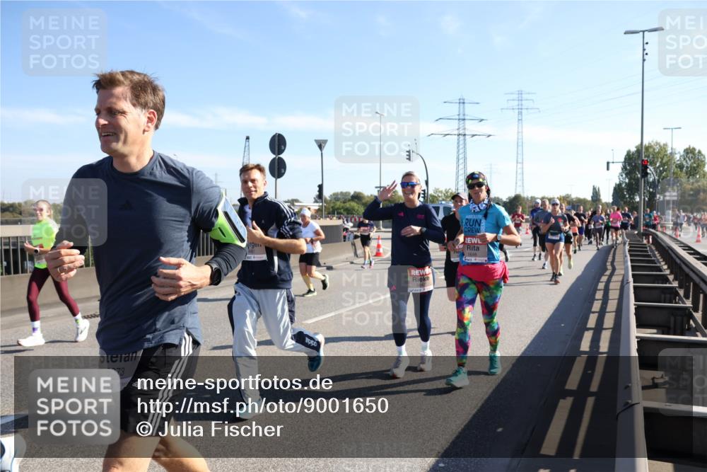 03.10.2025 - Köhlbrandbrückenlauf Julia Fischer http://msf.ph/oto/9001650 03.10.2025 12:17:59 Position 3 5073, 5648 meine-sportfotos.de