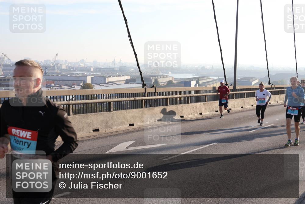 03.10.2025 - Köhlbrandbrückenlauf Julia Fischer http://msf.ph/oto/9001652 03.10.2025 09:24:45 Position 1 1397 meine-sportfotos.de
