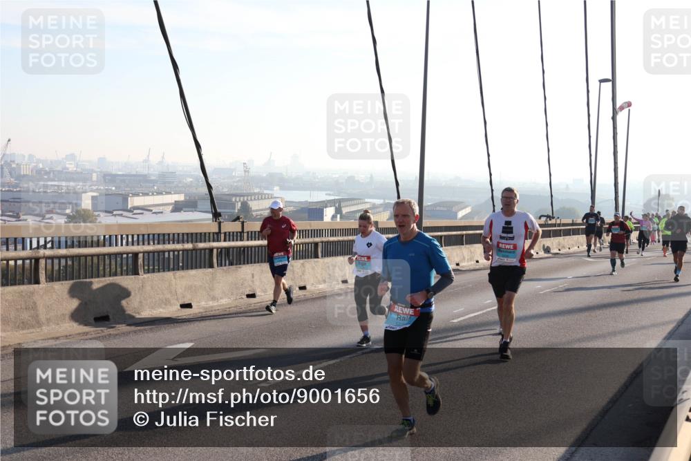 03.10.2025 - Köhlbrandbrückenlauf Julia Fischer http://msf.ph/oto/9001656 03.10.2025 09:24:46 Position 1  meine-sportfotos.de
