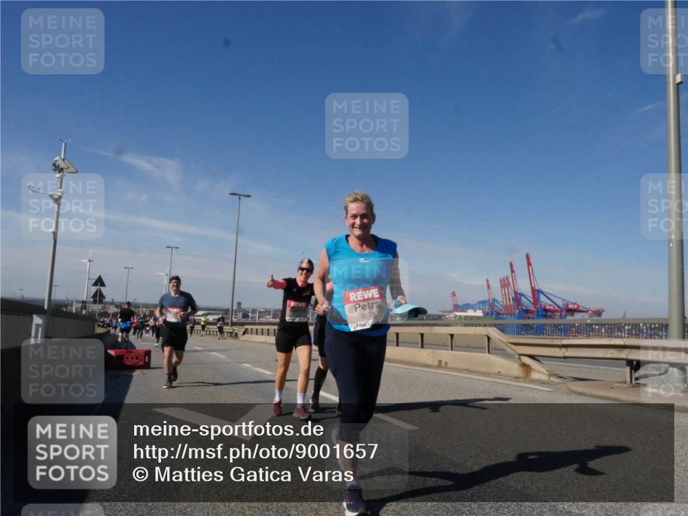 03.10.2025 - Köhlbrandbrückenlauf Matties Gatica Varas http://msf.ph/oto/9001657 03.10.2025 12:54:56 Position 2 6571, 118 meine-sportfotos.de