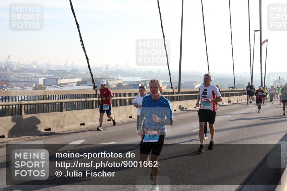 03.10.2025 - Köhlbrandbrückenlauf Julia Fischer http://msf.ph/oto/9001662 03.10.2025 09:24:47 Position 1 1319 meine-sportfotos.de