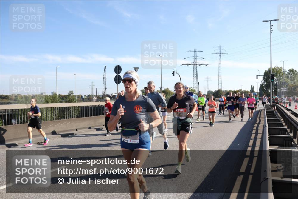 03.10.2025 - Köhlbrandbrückenlauf Julia Fischer http://msf.ph/oto/9001672 03.10.2025 12:18:02 Position 3  meine-sportfotos.de