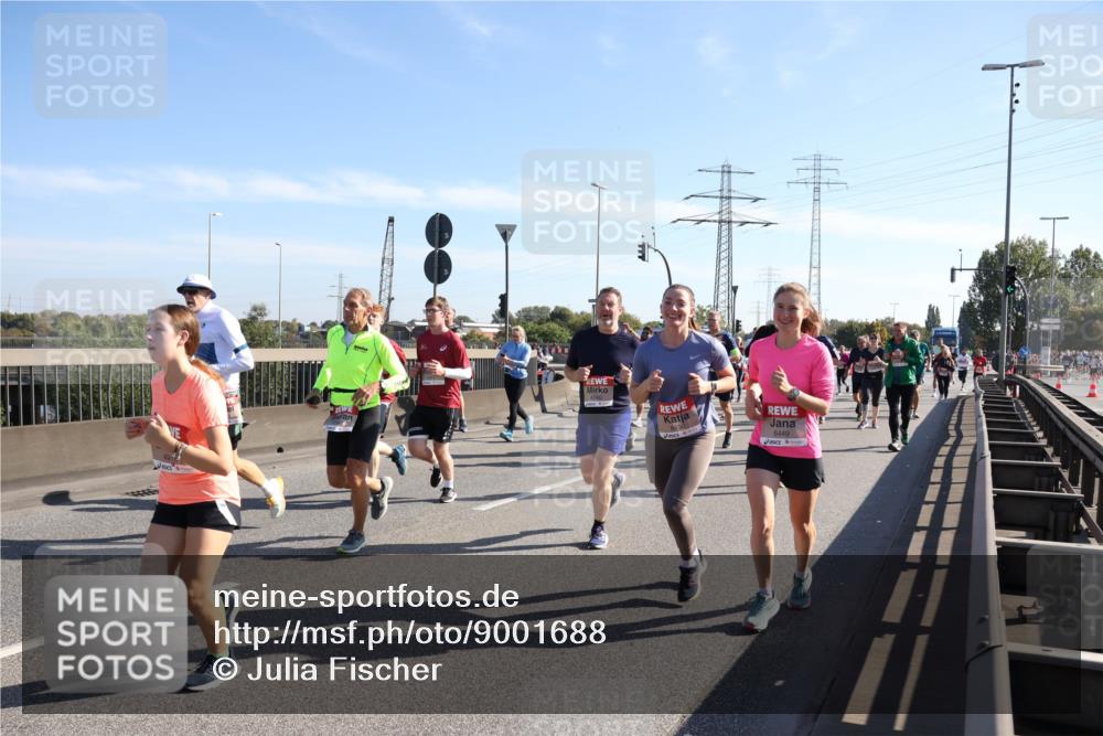 03.10.2025 - Köhlbrandbrückenlauf Julia Fischer http://msf.ph/oto/9001688 03.10.2025 12:18:06 Position 3 6449 meine-sportfotos.de