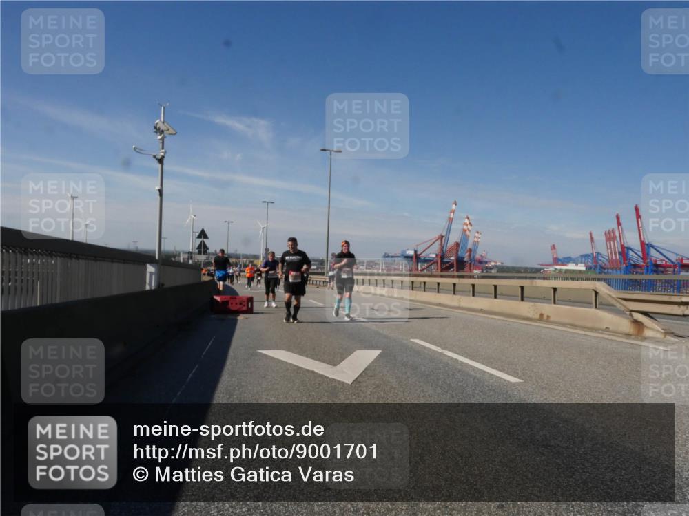 03.10.2025 - Köhlbrandbrückenlauf Matties Gatica Varas http://msf.ph/oto/9001701 03.10.2025 12:55:00 Position 2  meine-sportfotos.de