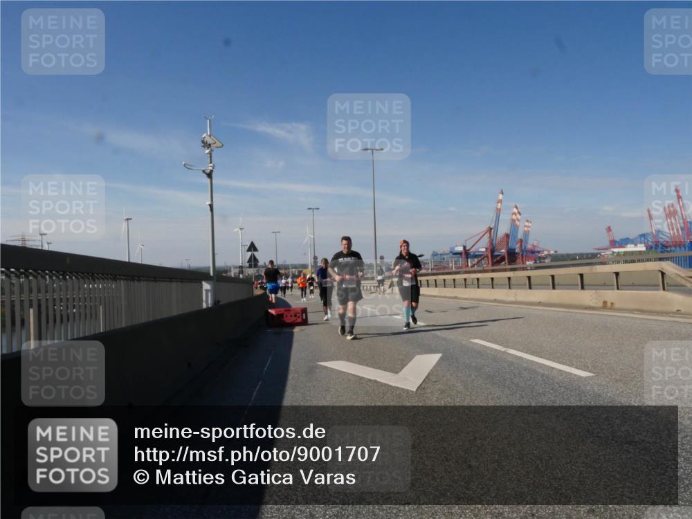 03.10.2025 - Köhlbrandbrückenlauf Matties Gatica Varas http://msf.ph/oto/9001707 03.10.2025 12:55:01 Position 2  meine-sportfotos.de