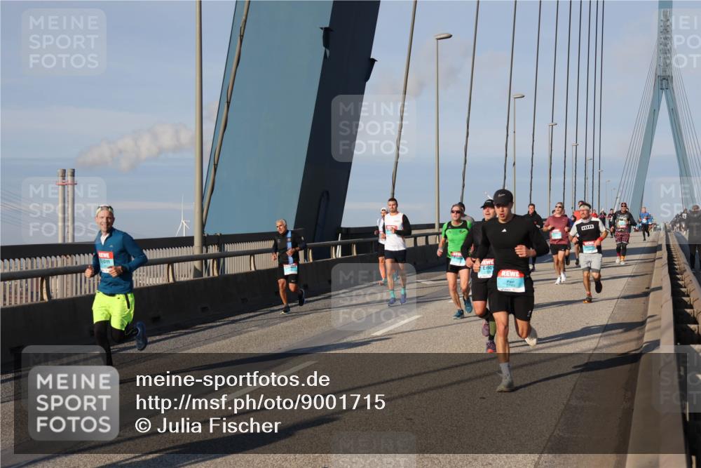 03.10.2025 - Köhlbrandbrückenlauf Julia Fischer http://msf.ph/oto/9001715 03.10.2025 09:39:39 Position 2  meine-sportfotos.de