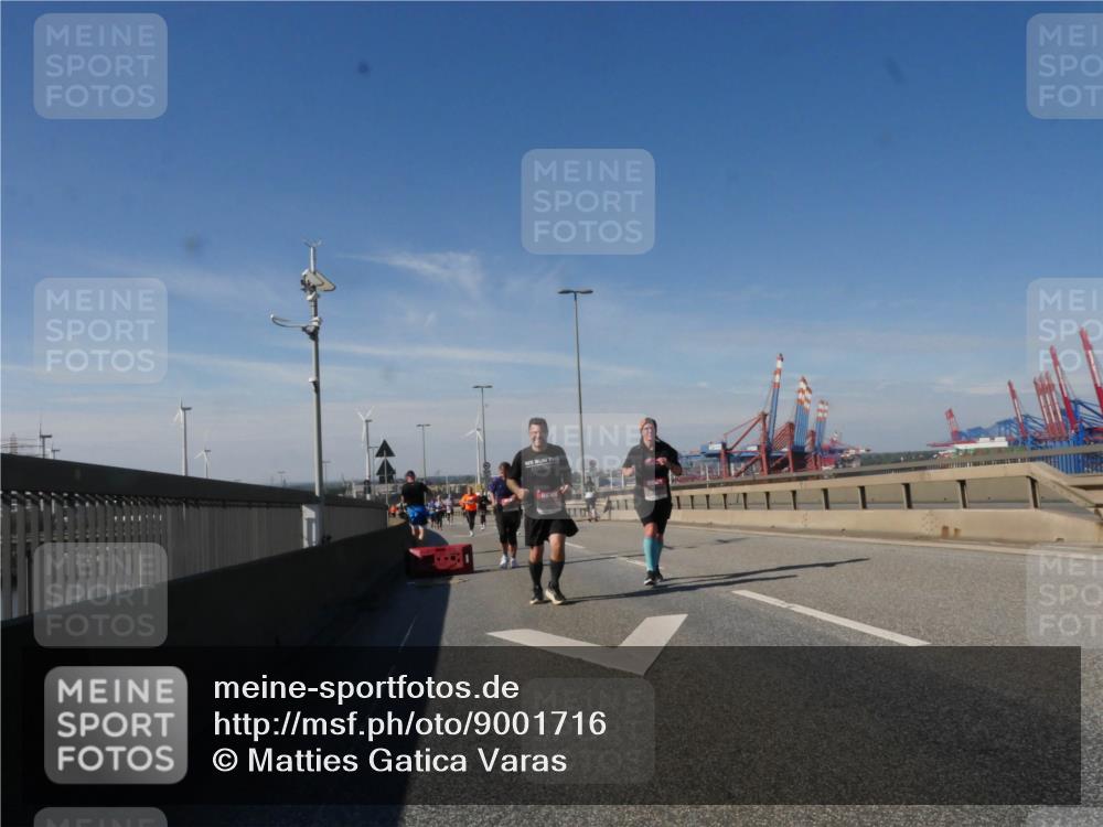 03.10.2025 - Köhlbrandbrückenlauf Matties Gatica Varas http://msf.ph/oto/9001716 03.10.2025 12:55:01 Position 2  meine-sportfotos.de