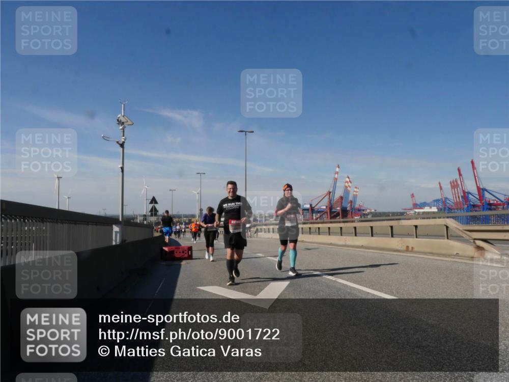 03.10.2025 - Köhlbrandbrückenlauf Matties Gatica Varas http://msf.ph/oto/9001722 03.10.2025 12:55:02 Position 2  meine-sportfotos.de