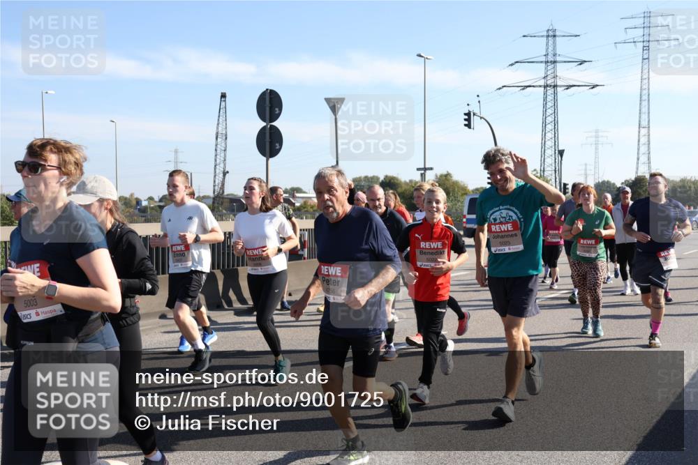 03.10.2025 - Köhlbrandbrückenlauf Julia Fischer http://msf.ph/oto/9001725 03.10.2025 12:18:11 Position 3 5003, 5022, 5023, 4756 meine-sportfotos.de