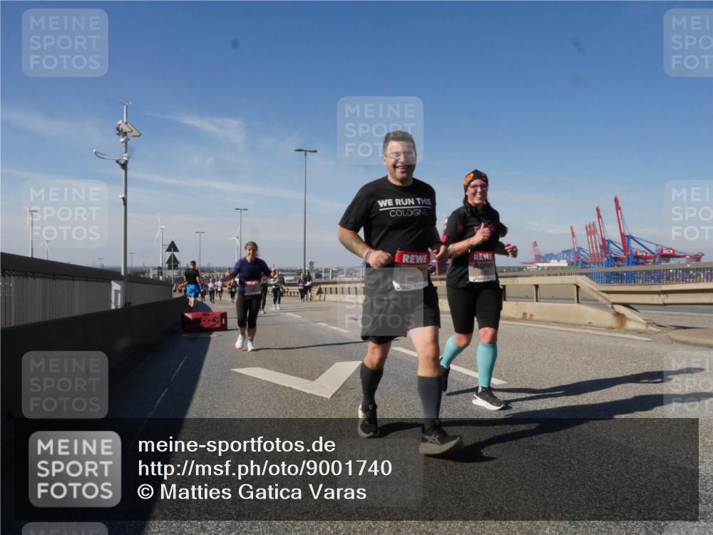03.10.2025 - Köhlbrandbrückenlauf Matties Gatica Varas http://msf.ph/oto/9001740 03.10.2025 12:55:03 Position 2 6692 meine-sportfotos.de