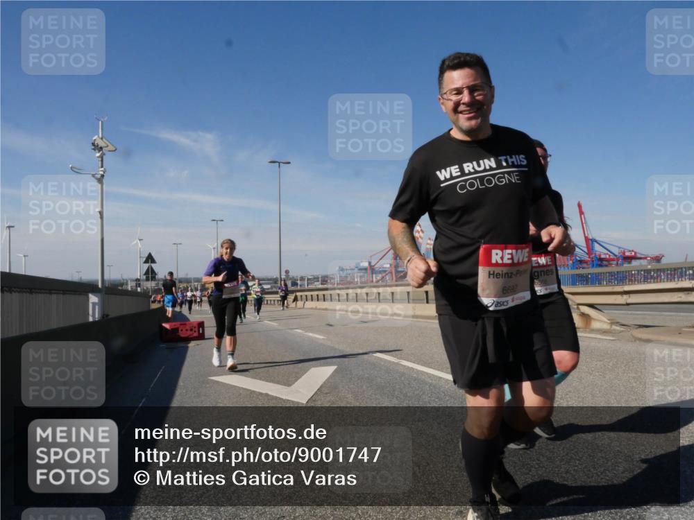 03.10.2025 - Köhlbrandbrückenlauf Matties Gatica Varas http://msf.ph/oto/9001747 03.10.2025 12:55:04 Position 2 6692, 6505 meine-sportfotos.de
