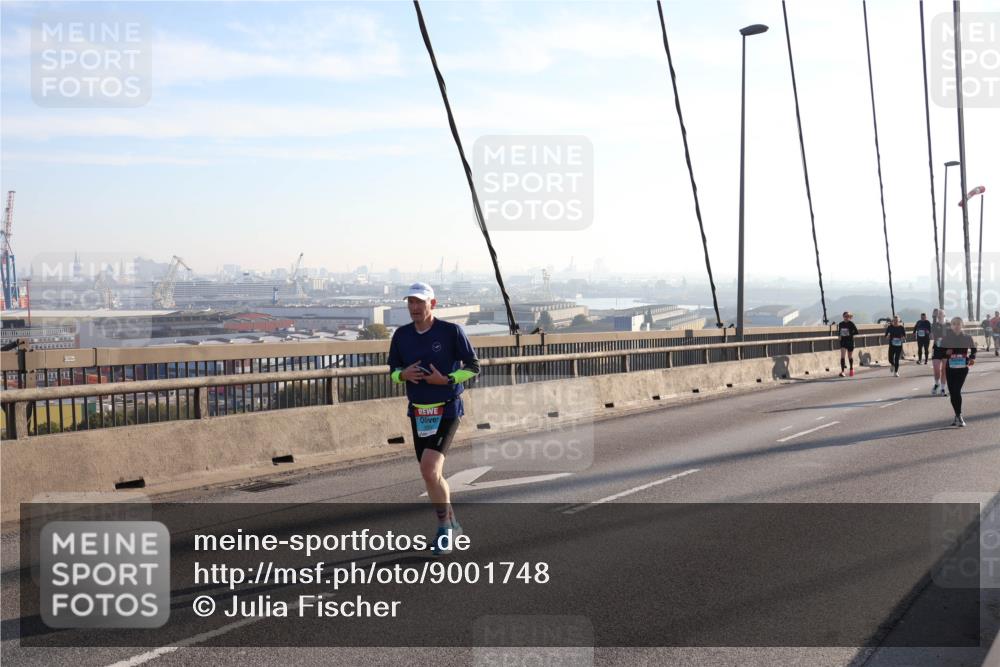 03.10.2025 - Köhlbrandbrückenlauf Julia Fischer http://msf.ph/oto/9001748 03.10.2025 09:25:09 Position 1  meine-sportfotos.de