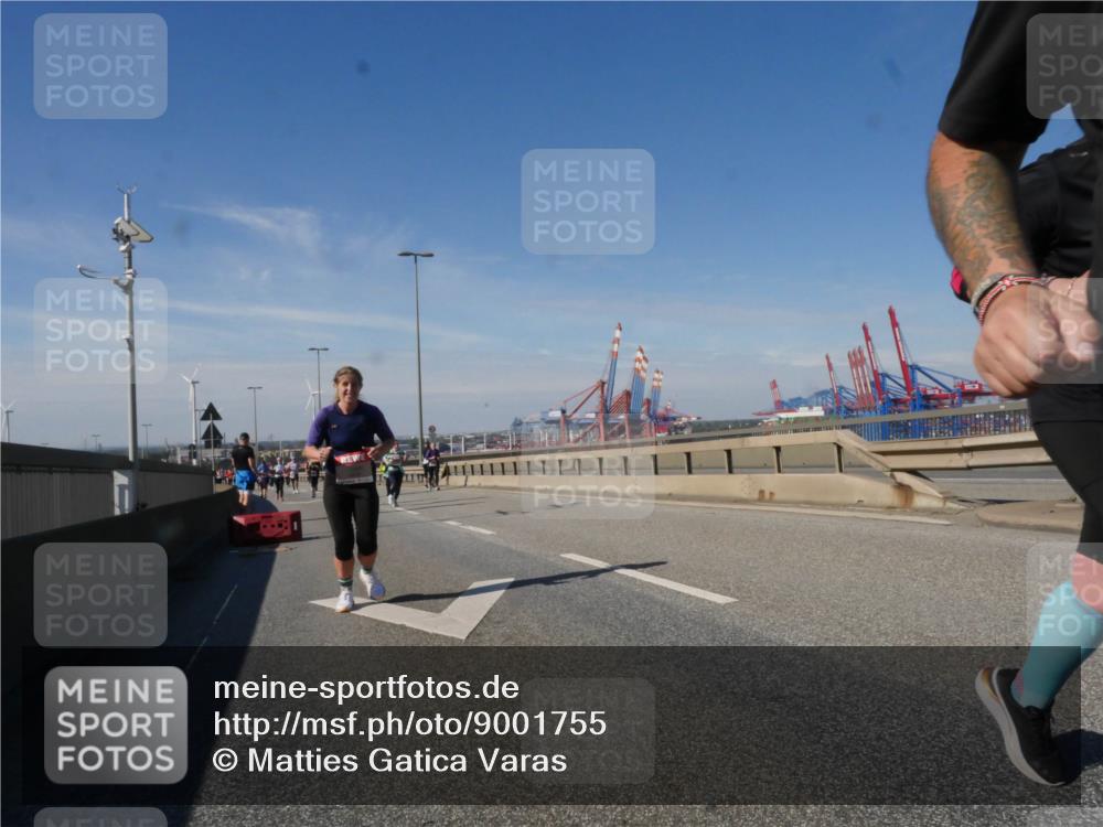 03.10.2025 - Köhlbrandbrückenlauf Matties Gatica Varas http://msf.ph/oto/9001755 03.10.2025 12:55:04 Position 2  meine-sportfotos.de
