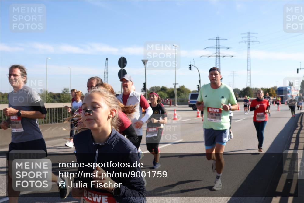 03.10.2025 - Köhlbrandbrückenlauf Julia Fischer http://msf.ph/oto/9001759 03.10.2025 12:18:15 Position 3  meine-sportfotos.de