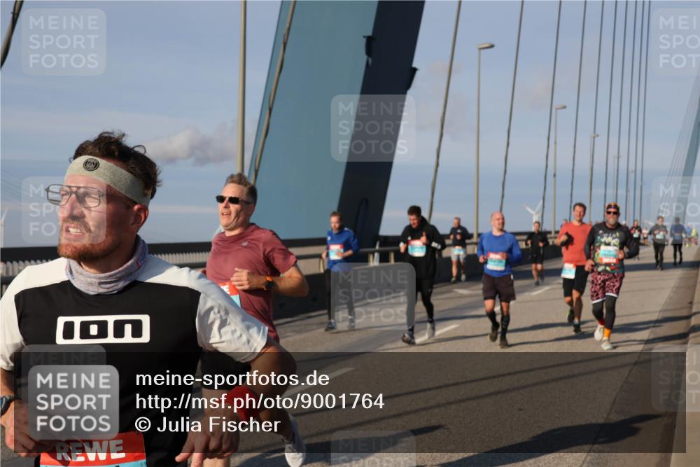 03.10.2025 - Köhlbrandbrückenlauf Julia Fischer http://msf.ph/oto/9001764 03.10.2025 09:39:44 Position 2  meine-sportfotos.de