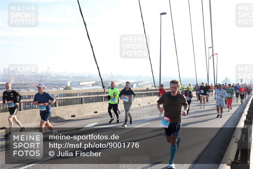 03.10.2025 - Köhlbrandbrückenlauf Julia Fischer http://msf.ph/oto/9001776 03.10.2025 09:25:26 Position 1  meine-sportfotos.de