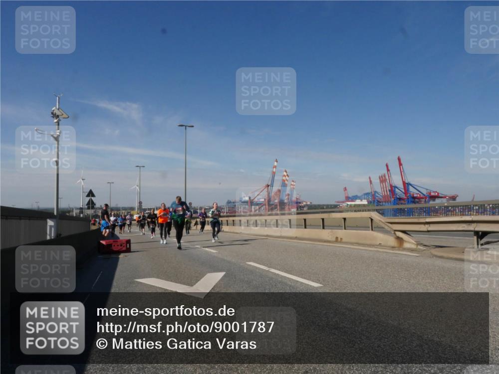 03.10.2025 - Köhlbrandbrückenlauf Matties Gatica Varas http://msf.ph/oto/9001787 03.10.2025 12:55:07 Position 2  meine-sportfotos.de