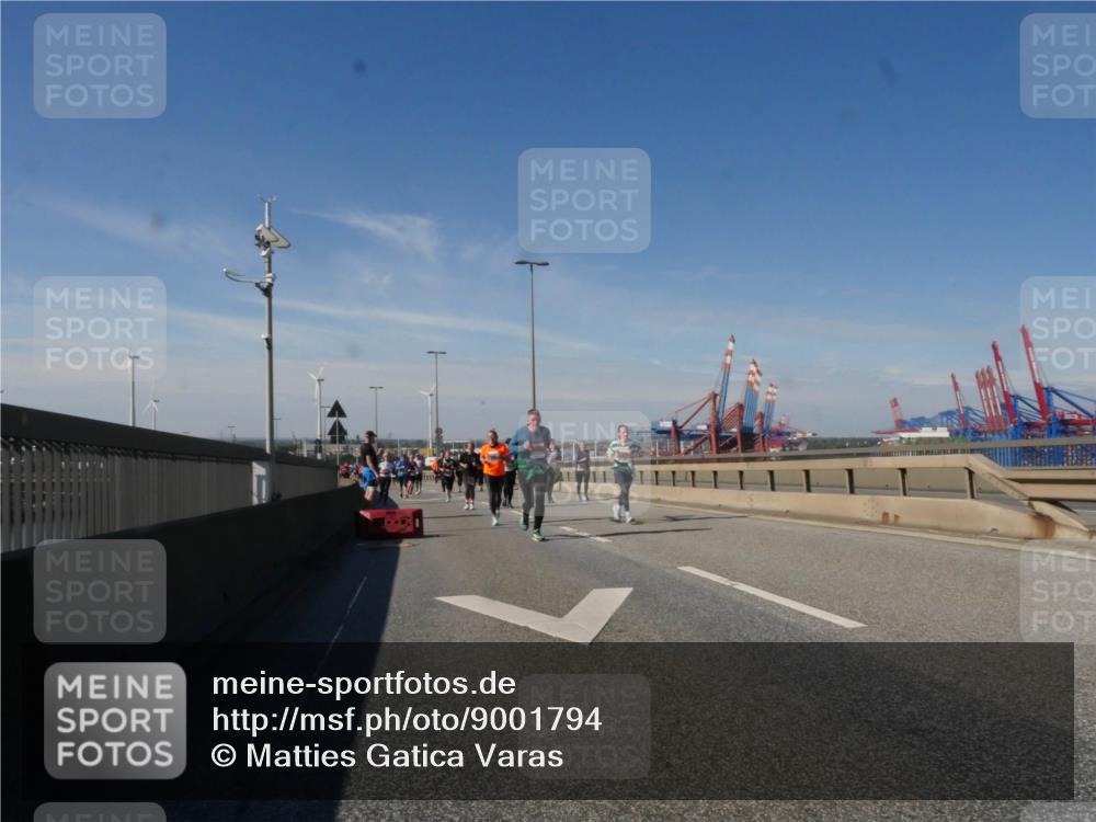03.10.2025 - Köhlbrandbrückenlauf Matties Gatica Varas http://msf.ph/oto/9001794 03.10.2025 12:55:07 Position 2  meine-sportfotos.de