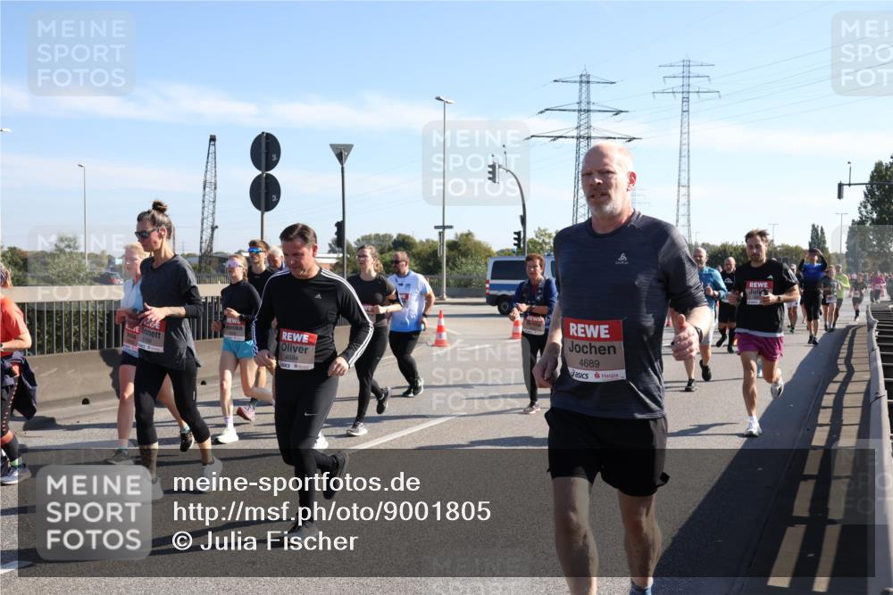 03.10.2025 - Köhlbrandbrückenlauf Julia Fischer http://msf.ph/oto/9001805 03.10.2025 12:18:32 Position 3 5168, 4684, 4689 meine-sportfotos.de