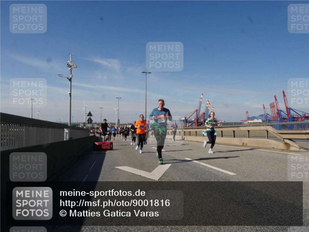03.10.2025 - Köhlbrandbrückenlauf Matties Gatica Varas http://msf.ph/oto/9001816 03.10.2025 12:55:09 Position 2  meine-sportfotos.de