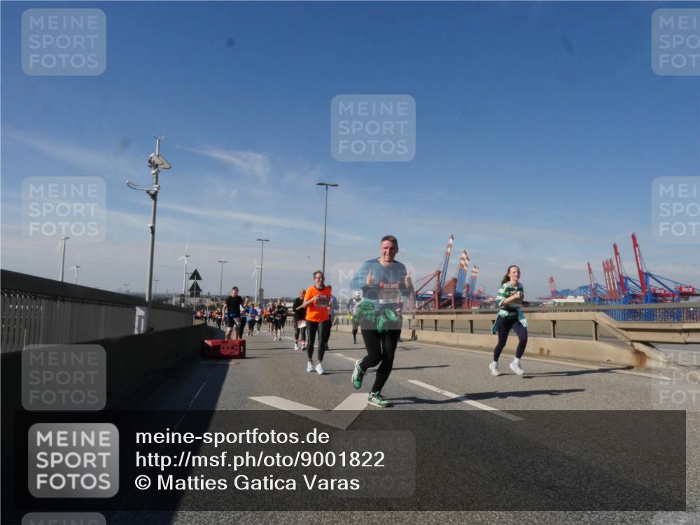 03.10.2025 - Köhlbrandbrückenlauf Matties Gatica Varas http://msf.ph/oto/9001822 03.10.2025 12:55:10 Position 2  meine-sportfotos.de