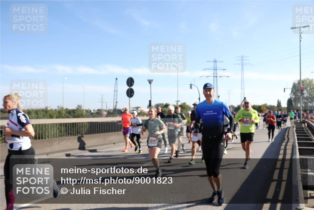 03.10.2025 - Köhlbrandbrückenlauf Julia Fischer http://msf.ph/oto/9001823 03.10.2025 12:18:40 Position 3 33 meine-sportfotos.de