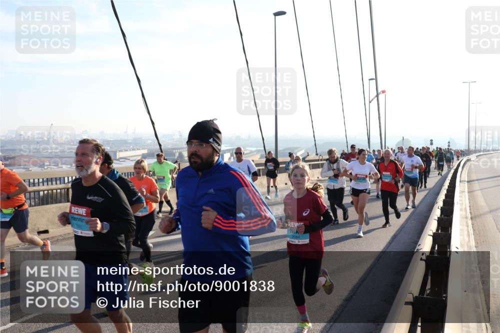 03.10.2025 - Köhlbrandbrückenlauf Julia Fischer http://msf.ph/oto/9001838 03.10.2025 09:25:37 Position 1 1660, 2084 meine-sportfotos.de