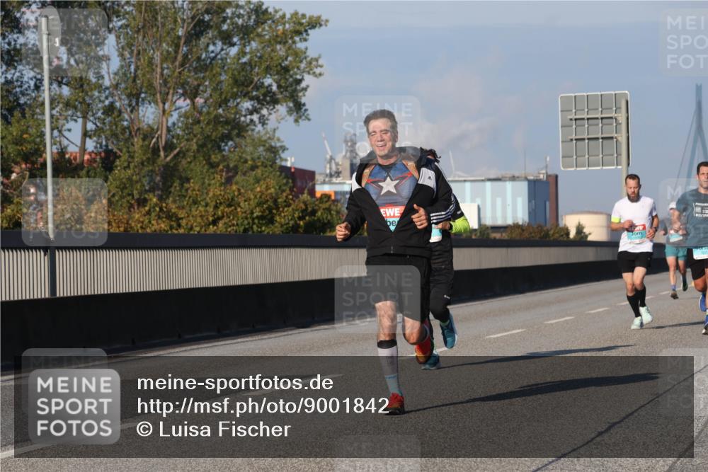 03.10.2025 - Köhlbrandbrückenlauf Luisa Fischer http://msf.ph/oto/9001842 03.10.2025 10:43:46 Position 3  meine-sportfotos.de
