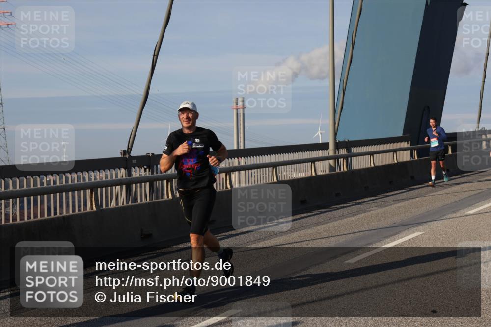 03.10.2025 - Köhlbrandbrückenlauf Julia Fischer http://msf.ph/oto/9001849 03.10.2025 09:40:00 Position 2 19 meine-sportfotos.de
