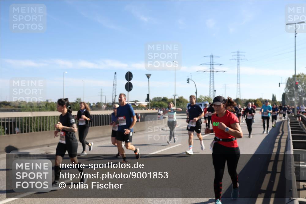 03.10.2025 - Köhlbrandbrückenlauf Julia Fischer http://msf.ph/oto/9001853 03.10.2025 12:18:44 Position 3  meine-sportfotos.de