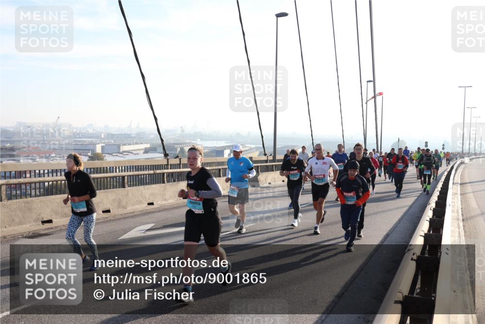 03.10.2025 - Köhlbrandbrückenlauf Julia Fischer http://msf.ph/oto/9001865 03.10.2025 09:25:42 Position 1  meine-sportfotos.de