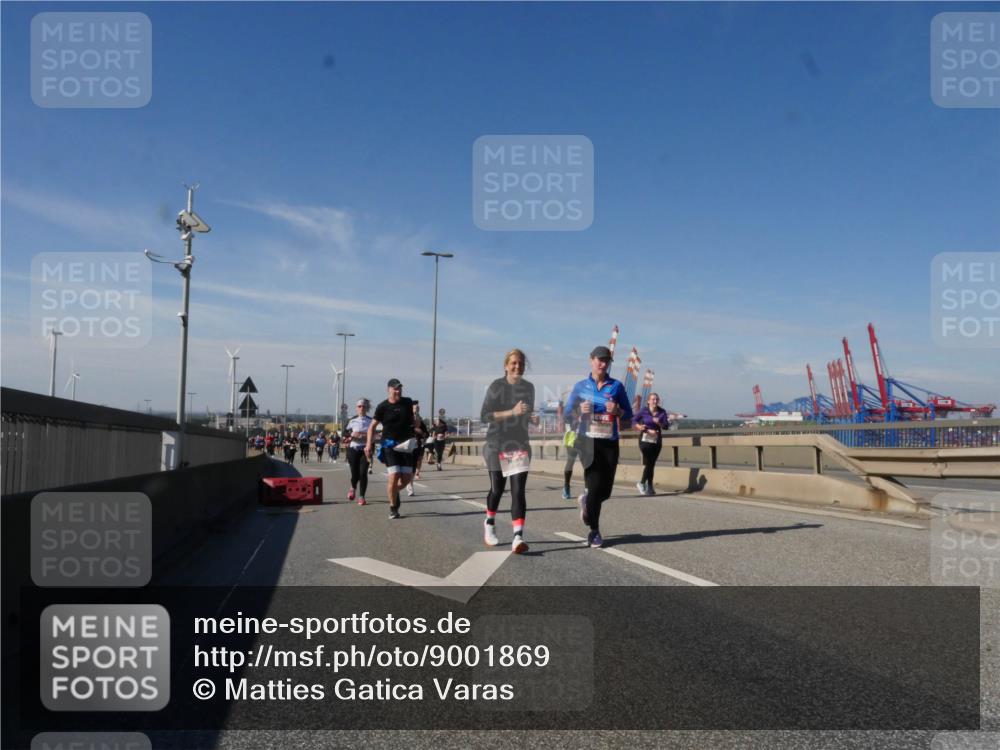 03.10.2025 - Köhlbrandbrückenlauf Matties Gatica Varas http://msf.ph/oto/9001869 03.10.2025 12:55:13 Position 2  meine-sportfotos.de