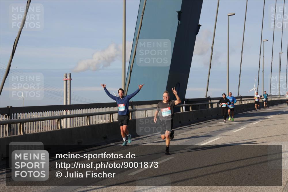 03.10.2025 - Köhlbrandbrückenlauf Julia Fischer http://msf.ph/oto/9001873 03.10.2025 09:40:02 Position 2  meine-sportfotos.de