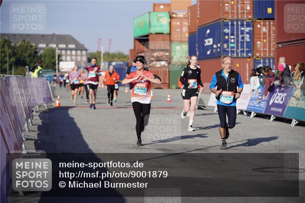 03.10.2025 - Köhlbrandbrückenlauf Michael Burmester http://msf.ph/oto/9001879 03.10.2025 10:05:34 Ziel 1119, 1312, 1340, 1415, 2698, 3484 meine-sportfotos.de
