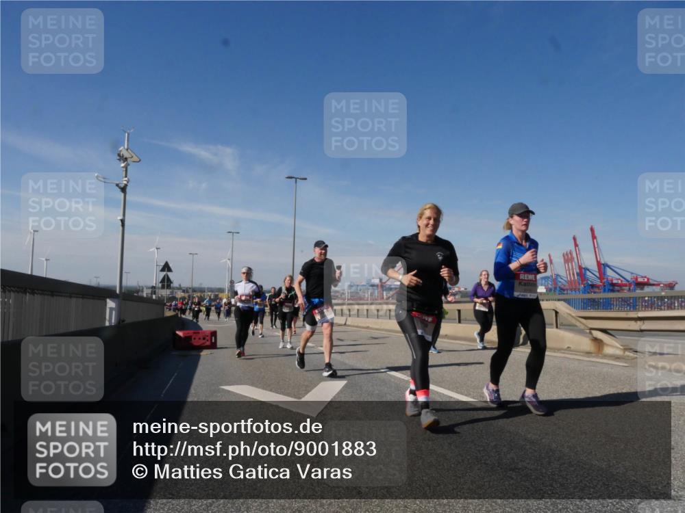 03.10.2025 - Köhlbrandbrückenlauf Matties Gatica Varas http://msf.ph/oto/9001883 03.10.2025 12:55:14 Position 2  meine-sportfotos.de