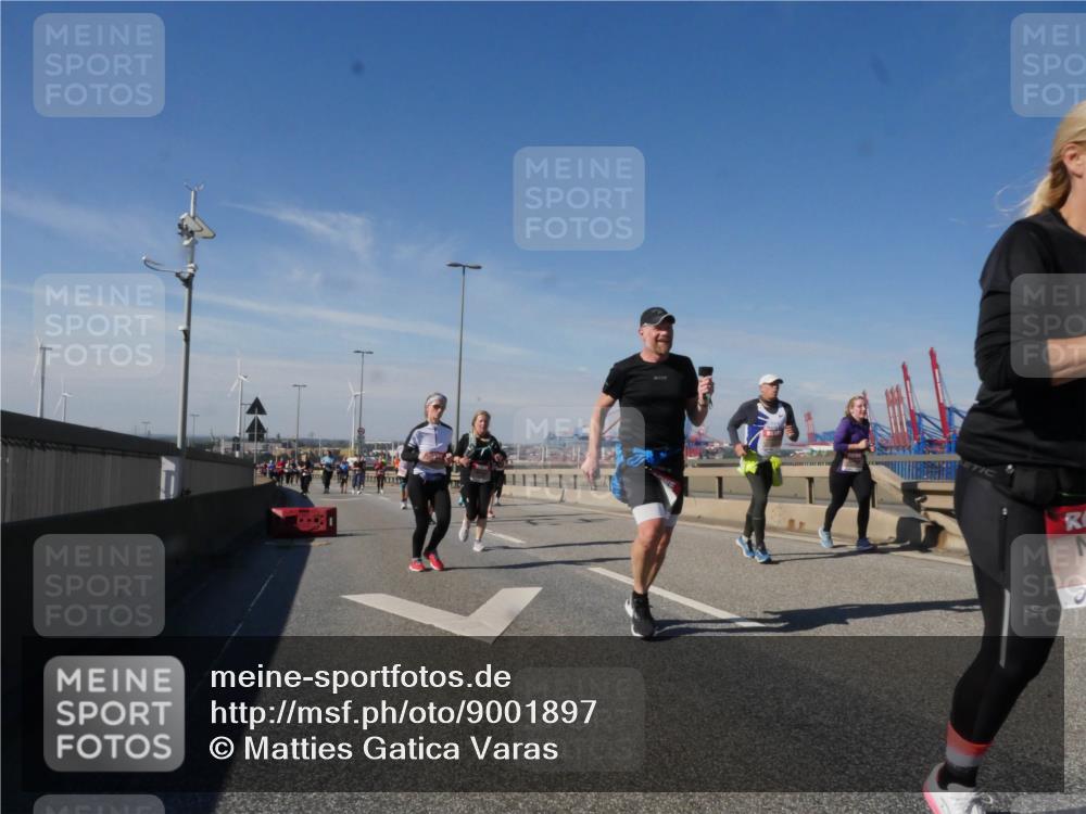 03.10.2025 - Köhlbrandbrückenlauf Matties Gatica Varas http://msf.ph/oto/9001897 03.10.2025 12:55:15 Position 2  meine-sportfotos.de