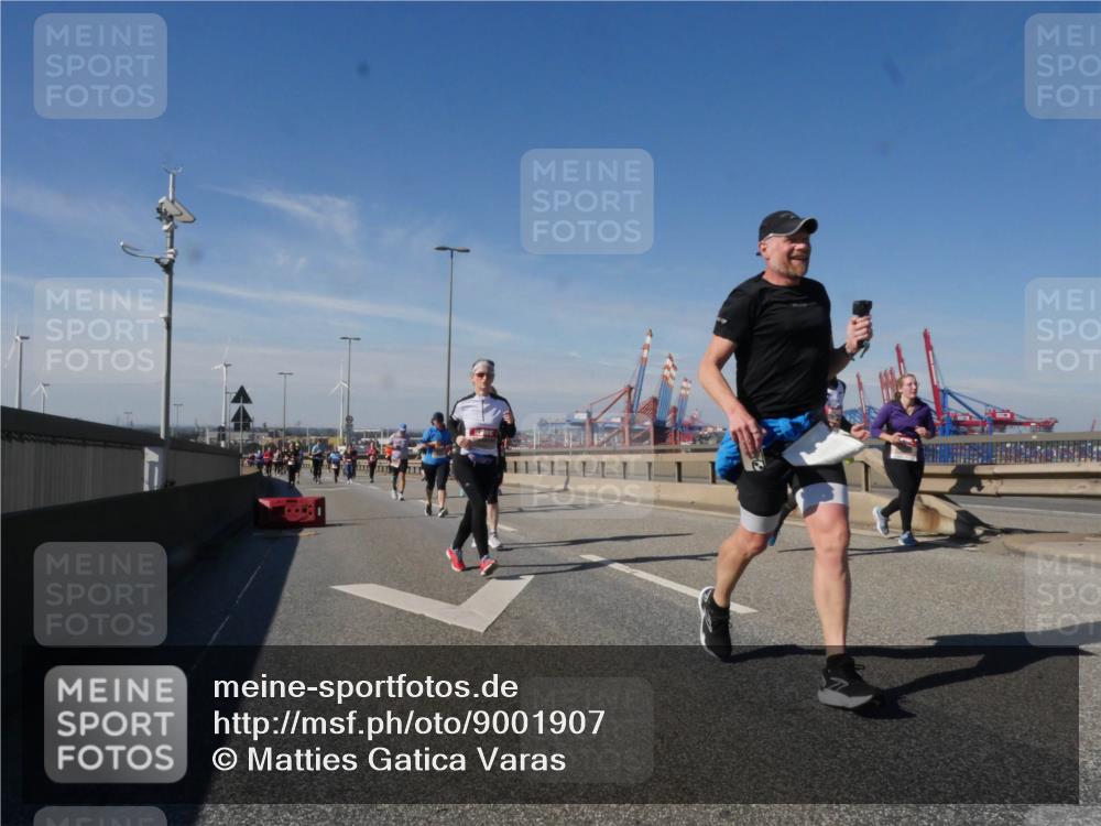 03.10.2025 - Köhlbrandbrückenlauf Matties Gatica Varas http://msf.ph/oto/9001907 03.10.2025 12:55:15 Position 2  meine-sportfotos.de