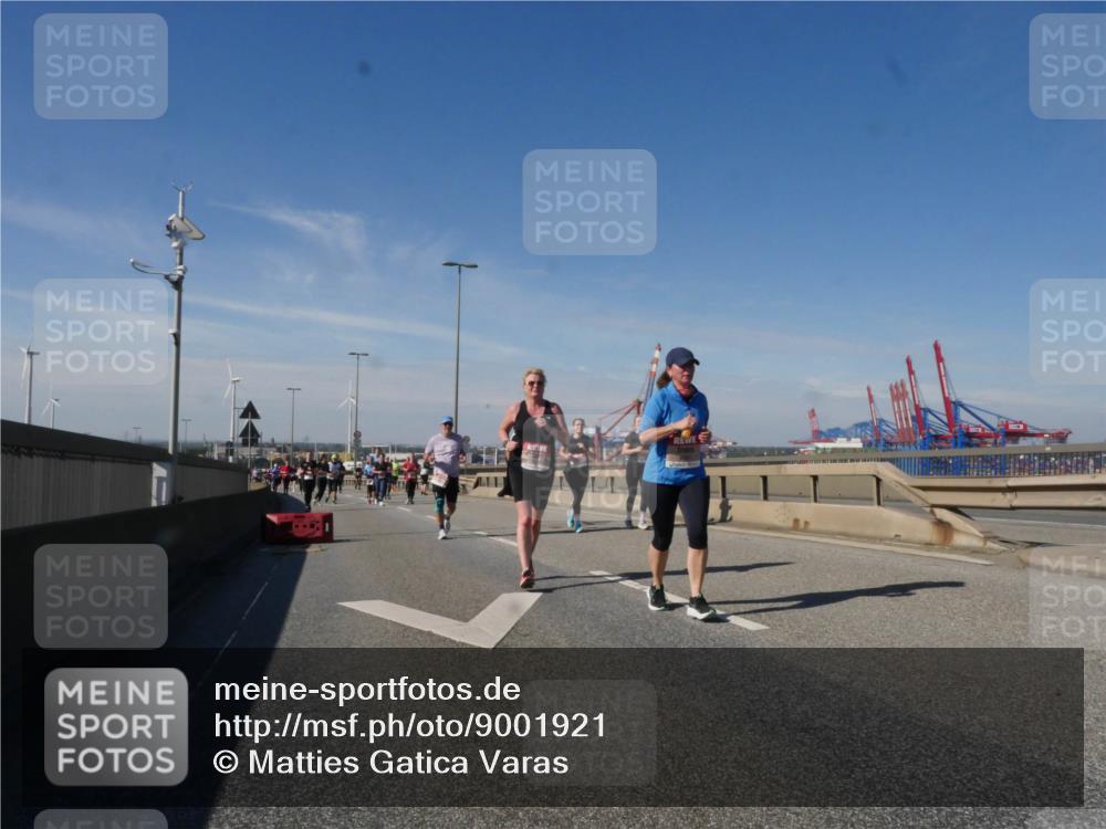 03.10.2025 - Köhlbrandbrückenlauf Matties Gatica Varas http://msf.ph/oto/9001921 03.10.2025 12:55:19 Position 2  meine-sportfotos.de